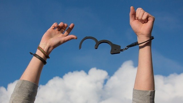 Освободись от наручников 